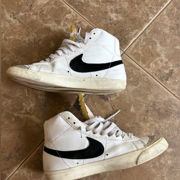 Nike Blazer Mid 77 Vintage White Size 8.5 - Picture 2 of 6